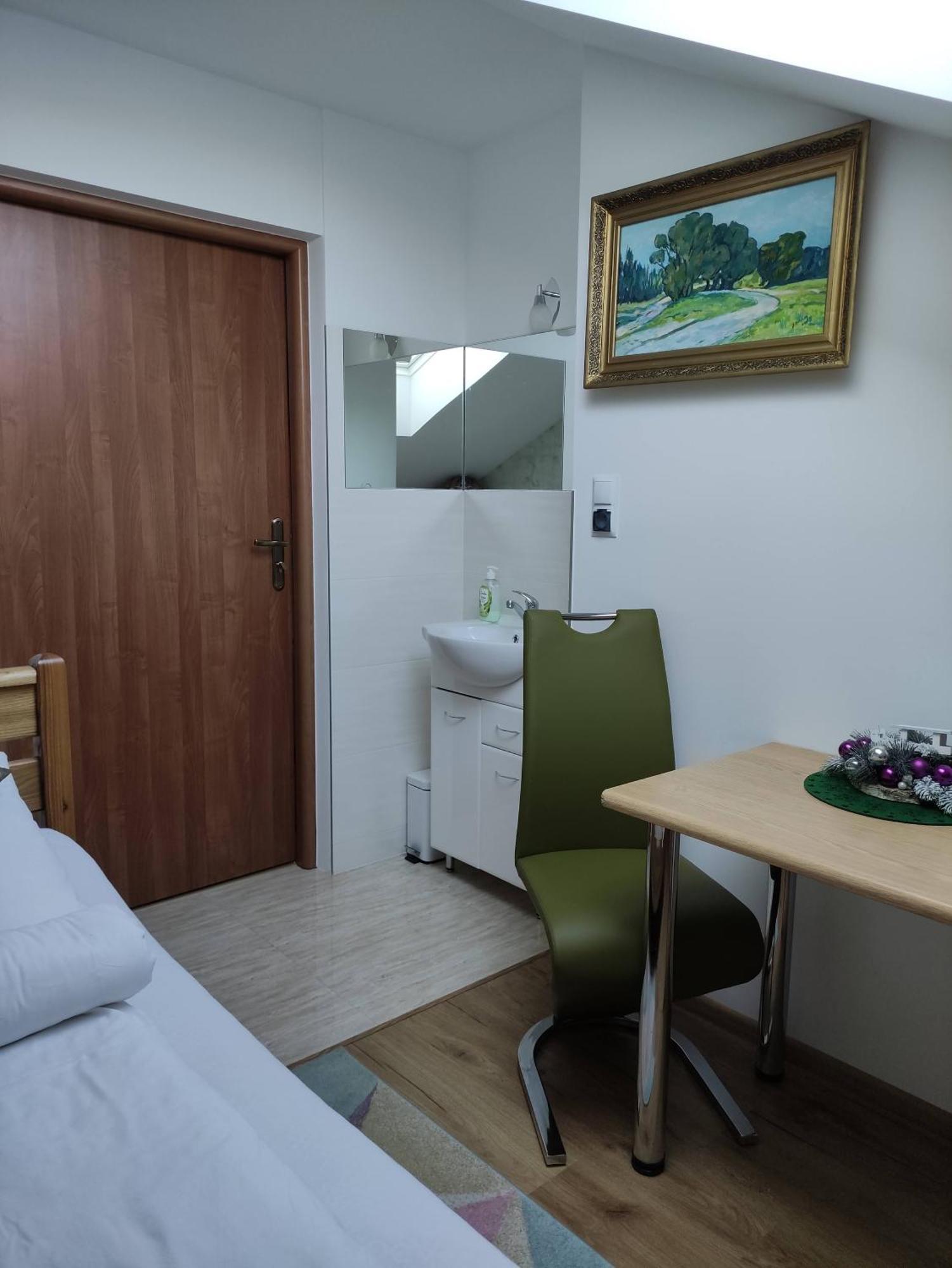 Homestay Strozowka Gorlice Eksteriør bilde